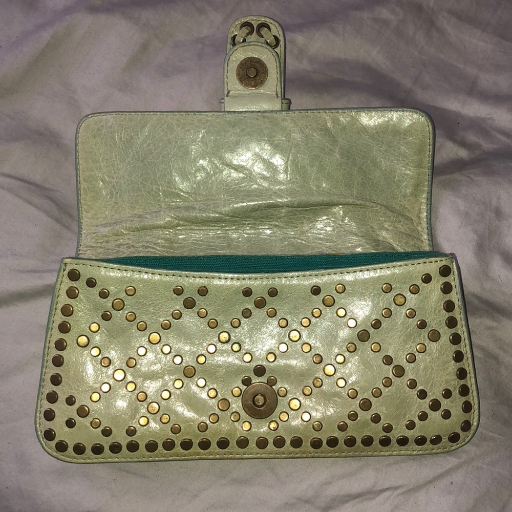Isabella fiore green studs clutch - Picture 5 of 8